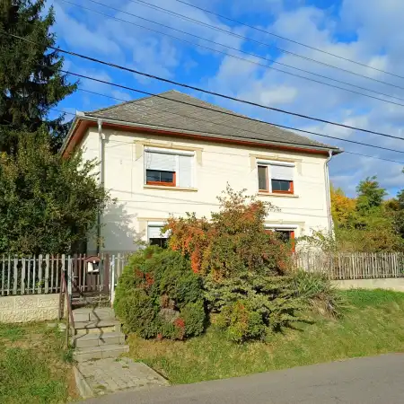 Eladó családi ház, Cered 3+1 szoba 93 m² 25 M Ft Eladó családi ház, Cered 3+1 szoba 93 m² 25 M Ft