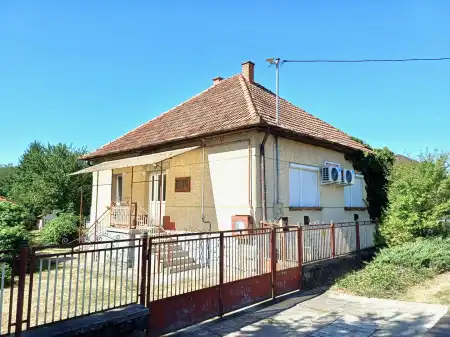 Eladó családi ház, Cered 2 szoba 63 m² 26.9 M Ft Eladó családi ház, Cered 2 szoba 63 m² 26.9 M Ft