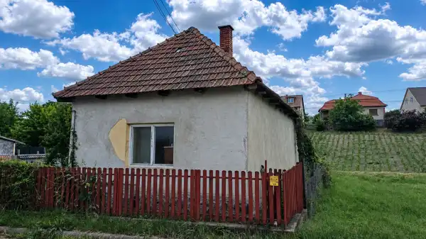 Eladó családi ház, Cered 1 szoba 31 m² 3.49 M Ft