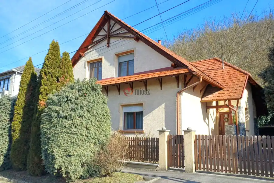 eladó családi ház, Salgótarján